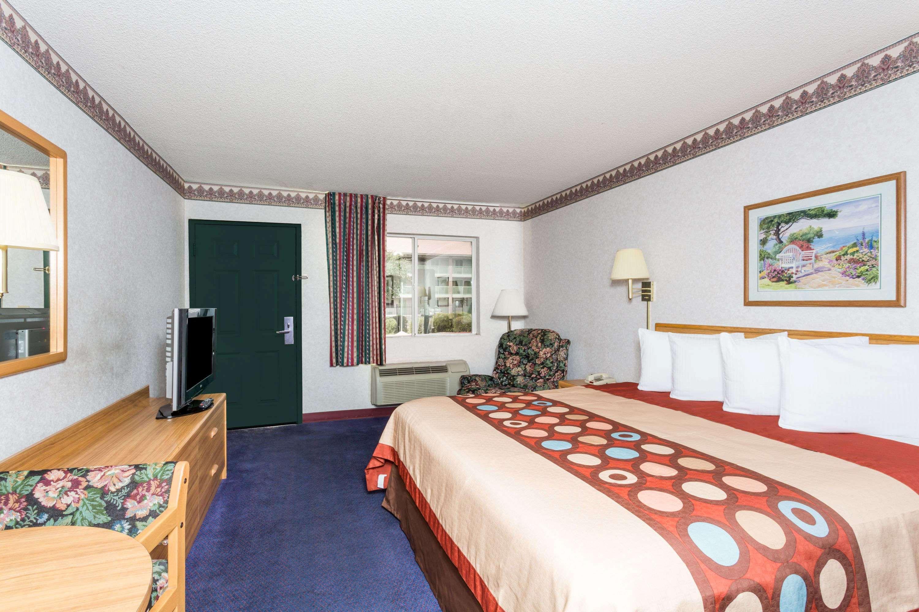 Days Inn By Wyndham Phoenix West Exteriér fotografie